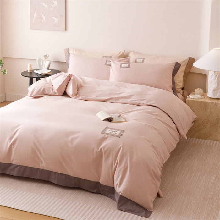 91家纺网 家纺一手货源 找家纺 艾莱家纺 2025新款A类精梳贴布纯棉刺绣花四件套-星澜 星澜-蜜糖粉