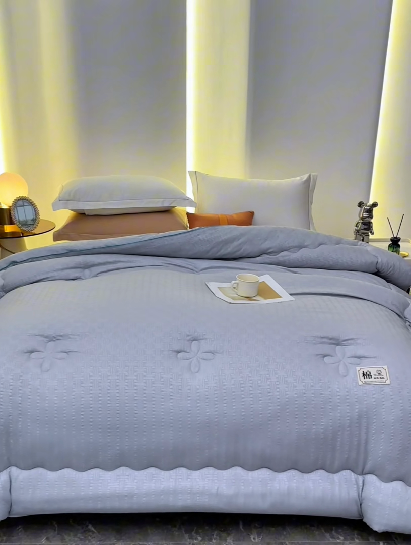 91家纺网 家纺一手货源 找家纺 悦织湾2025新款华夫格冬被大豆被子被芯春秋被轻奢时尚 雾霾蓝