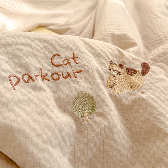 91家纺网 家纺一手货源 找家纺 睡棉坊 2025新款A类泡泡棉夏被韩版原创设计刺绣款空调被夏凉被 香槟色