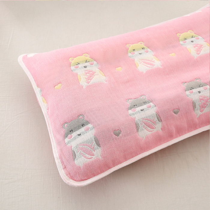 91家纺网 家纺一手货源 找家纺 朴尔家纺-毛巾被 2025新款A类全棉卡通六层纱布儿童枕套 土拨鼠粉