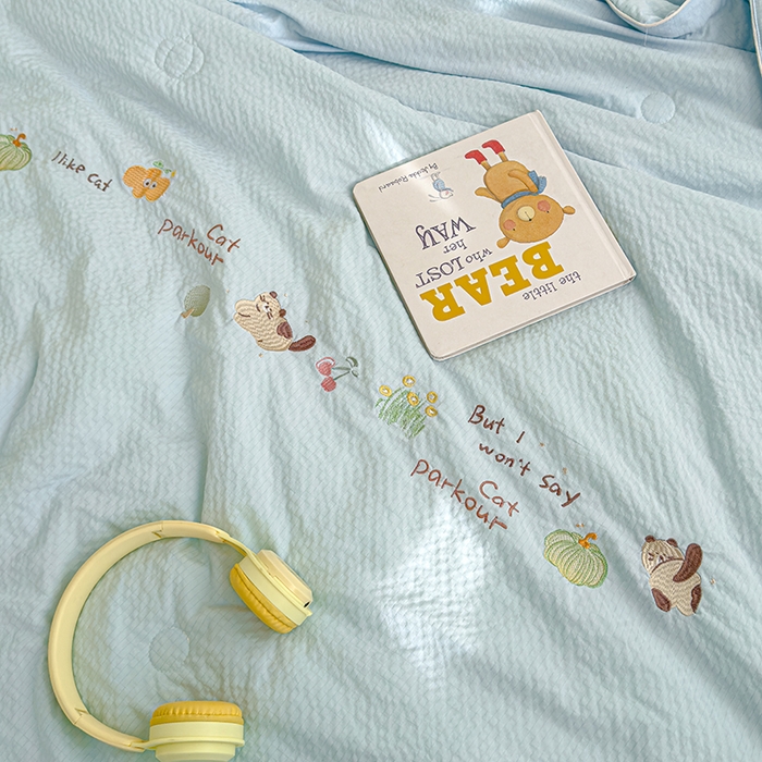 91家纺网 家纺一手货源 找家纺 睡棉坊 2025新款A类泡泡棉夏被韩版原创设计刺绣款空调被夏凉被 浅蓝色