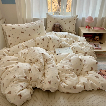 91家纺网 家纺一手货源 找家纺 桃喜 2025新款春夏全棉卡通系列13372四件套 小呆熊