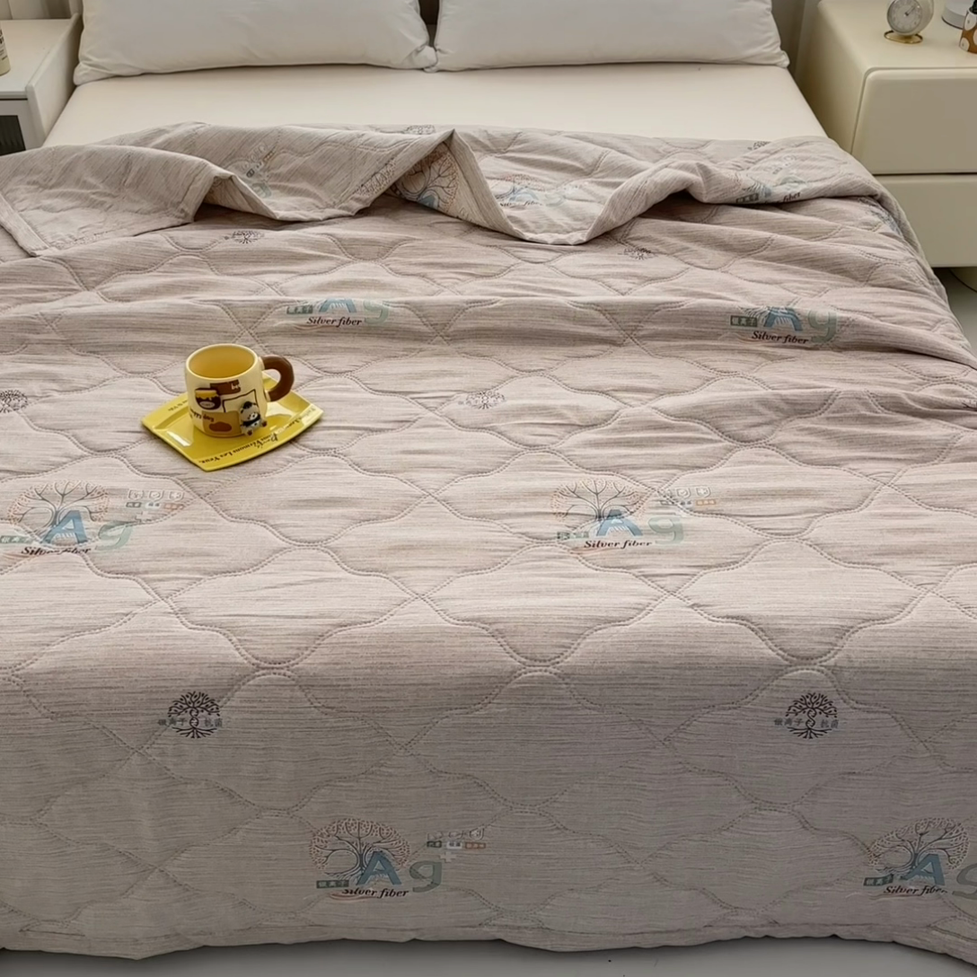 91家纺网 家纺一手货源 找家纺 悦织湾2025新款芦荟棉亲肤绒夏被钻石绒超声波夏凉被批发福利赠品礼品被 小情调