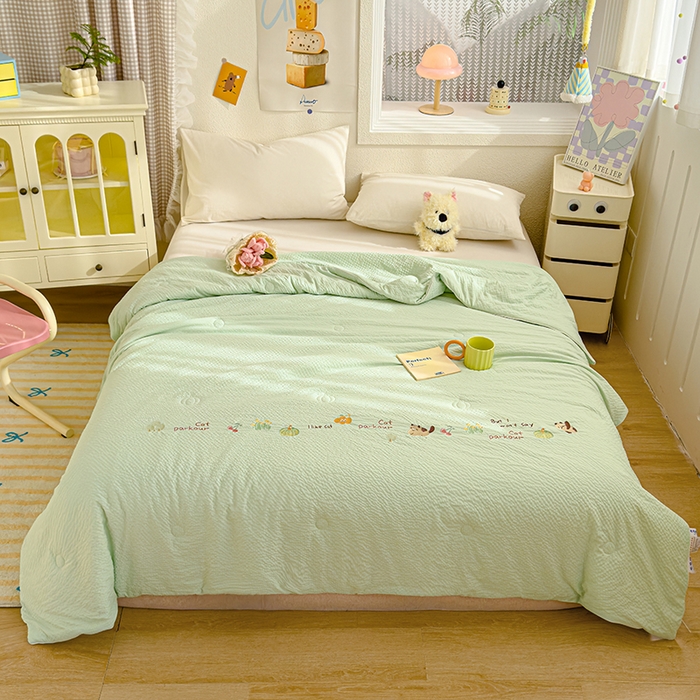 91家纺网 家纺一手货源 找家纺 睡棉坊 2025新款A类泡泡棉夏被韩版原创设计刺绣款空调被夏凉被 水绿色