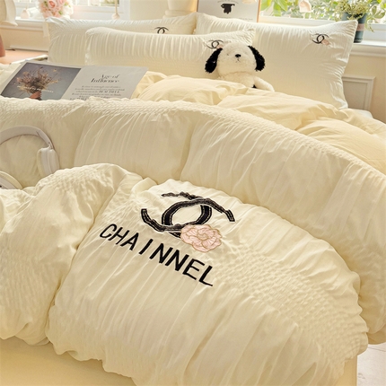 91家纺网 家纺一手货源 找家纺 灰鲸 2025新款泡泡纱系列艾丽莎刺绣四件套 泡泡纱艾丽莎-奶昔白+奶油黄