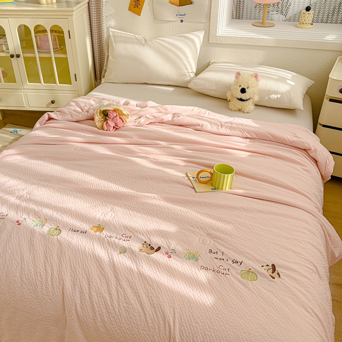 91家纺网 家纺一手货源 找家纺 （总）睡棉坊 2025新款A类泡泡棉夏被韩版原创设计刺绣款空调被夏凉被