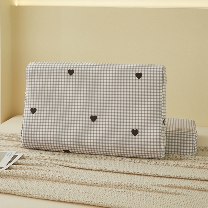 91家纺网 家纺一手货源 找家纺 翎盈家纺 2025新款纯棉小清新乳胶枕专用枕套 格子爱心-灰