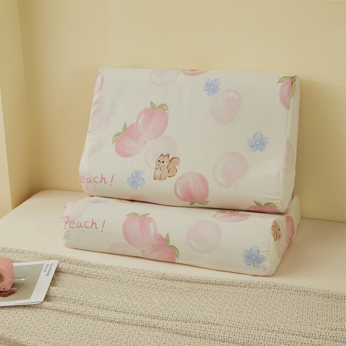 91家纺网 家纺一手货源 找家纺 翎盈家纺 2025新款纯棉小清新乳胶枕专用枕套 蜜桃松鼠