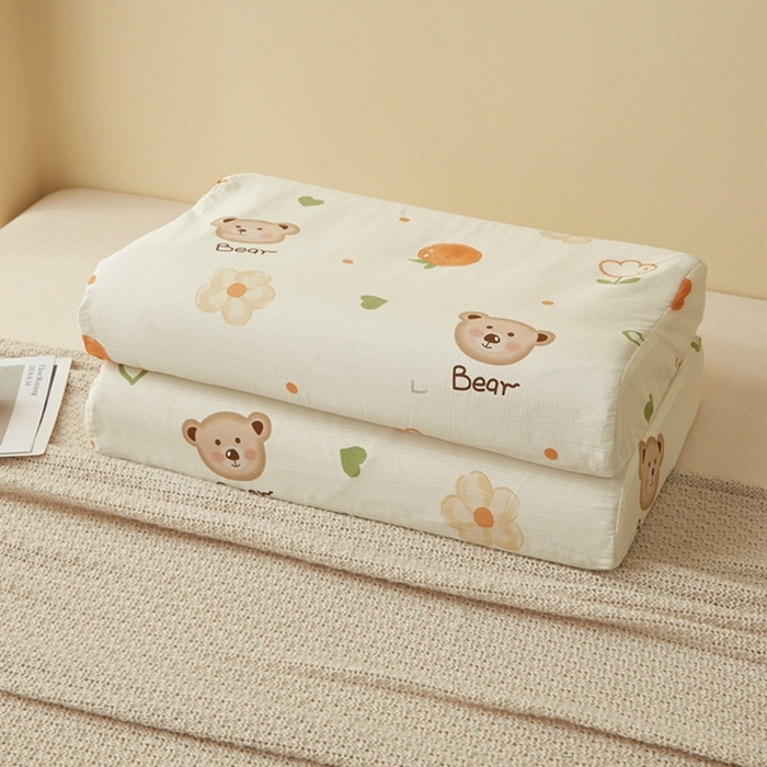 91家纺网 家纺一手货源 找家纺 翎盈家纺 2025新款纯棉小清新乳胶枕专用枕套 熊宝乐园