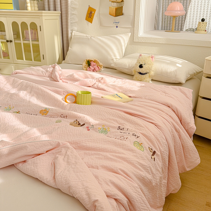 91家纺网 家纺一手货源 找家纺 （总）睡棉坊 2025新款A类泡泡棉夏被韩版原创设计刺绣款空调被夏凉被