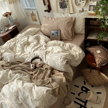 91家纺网 家纺一手货源 找家纺 原素 2025新款中古风混搭水洗棉双层纱四件套 奶茶兔几