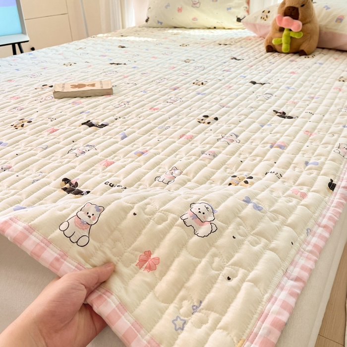 91家纺网 家纺一手货源 找家纺 Sweet dreams甜梦 2025新款全棉卡通小清新棉垫子床垫旅行垫 蝴蝶结狗狗