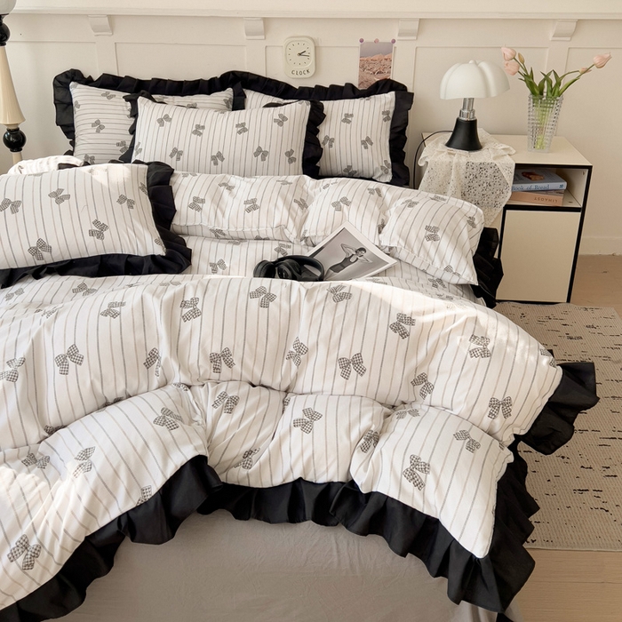 91家纺网 家纺一手货源 找家纺 艺玲家纺 2025新款韩版法式赫本风黑色花边水洗棉印花四件套 蝴蝶梦