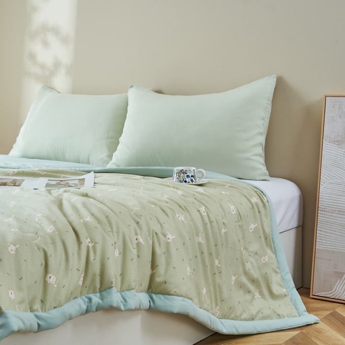 91家纺网 家纺一手货源 找家纺 森林人 2025新款A类针织棉大豆夏凉被 萌兔绿