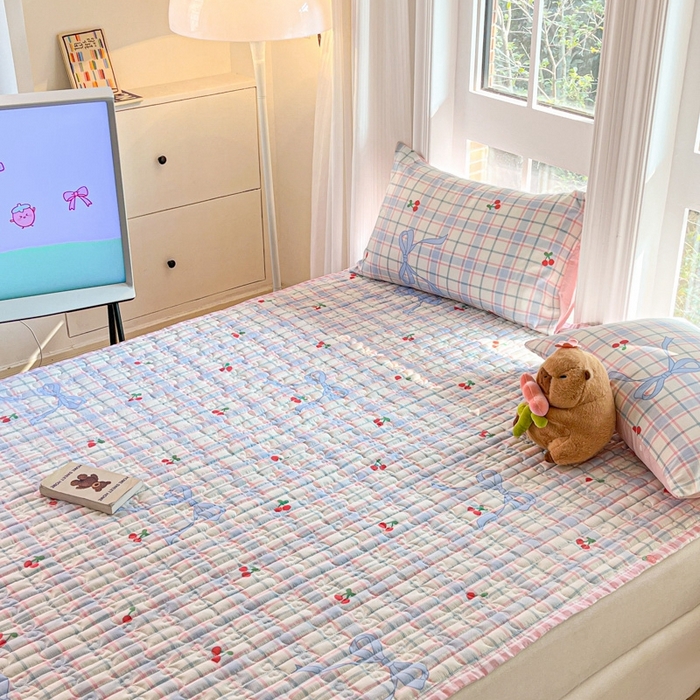 91家纺网 家纺一手货源 找家纺 Sweet dreams甜梦 2025新款全棉卡通小清新棉垫子床垫旅行垫 蝴蝶结樱桃