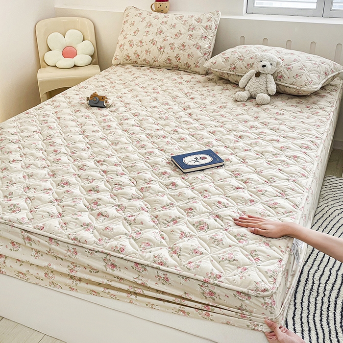 91家纺网 家纺一手货源 找家纺 豪选家纺 2025春夏四季新款新品有氧双层纱印花夹棉床笠床护罩床垫保护套 浪漫新花语