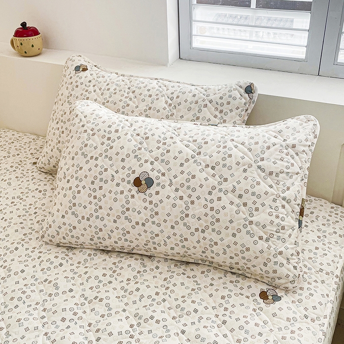 91家纺网 家纺一手货源 找家纺 豪选家纺 2025春夏四季新款新品有氧双层纱印花夹棉床笠床护罩床垫保护套 迷你四叶草