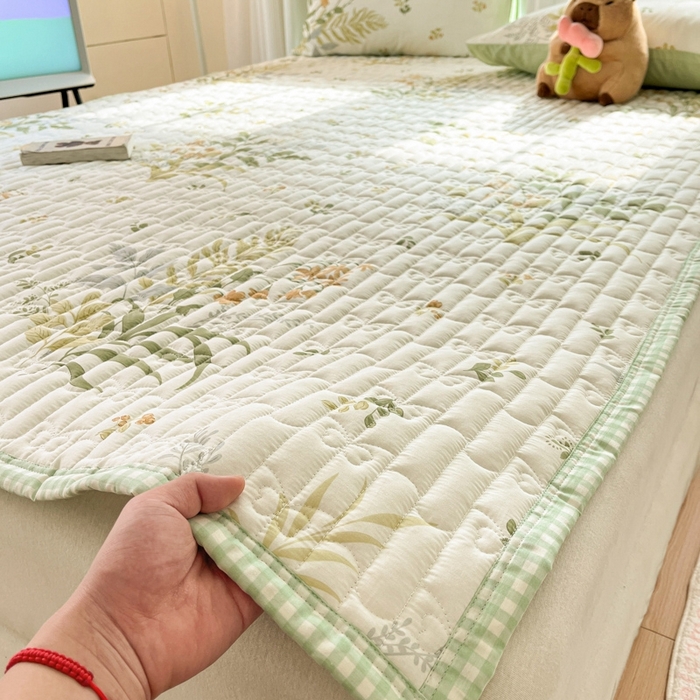 91家纺网 家纺一手货源 找家纺 Sweet dreams甜梦 2025新款全棉卡通小清新棉垫子床垫旅行垫 春意盎然