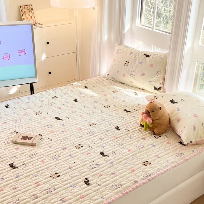 91家纺网 家纺一手货源 找家纺 Sweet dreams甜梦 2025新款全棉卡通小清新棉垫子床垫旅行垫 蝴蝶结狗狗