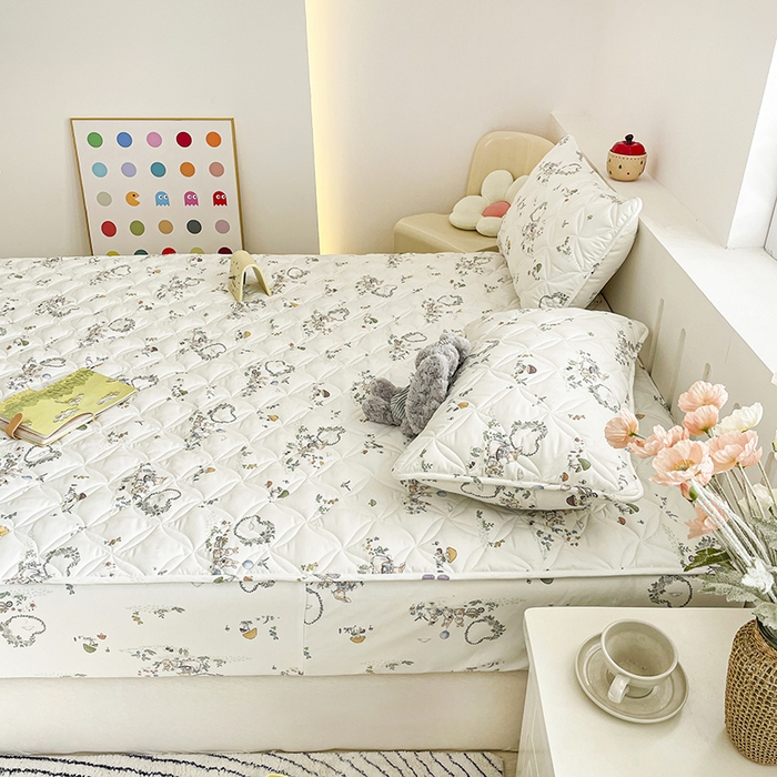 91家纺网 家纺一手货源 找家纺 豪选家纺 2025春夏四季新款新品有氧双层纱印花夹棉床笠床护罩床垫保护套 小兔兔童话