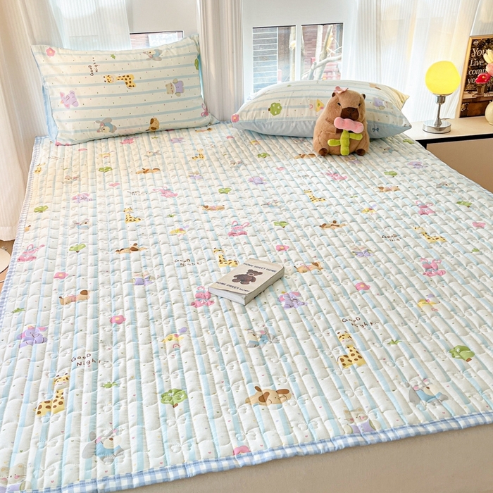 91家纺网 家纺一手货源 找家纺 Sweet dreams甜梦 2025新款全棉卡通小清新棉垫子床垫旅行垫 奇趣动物园