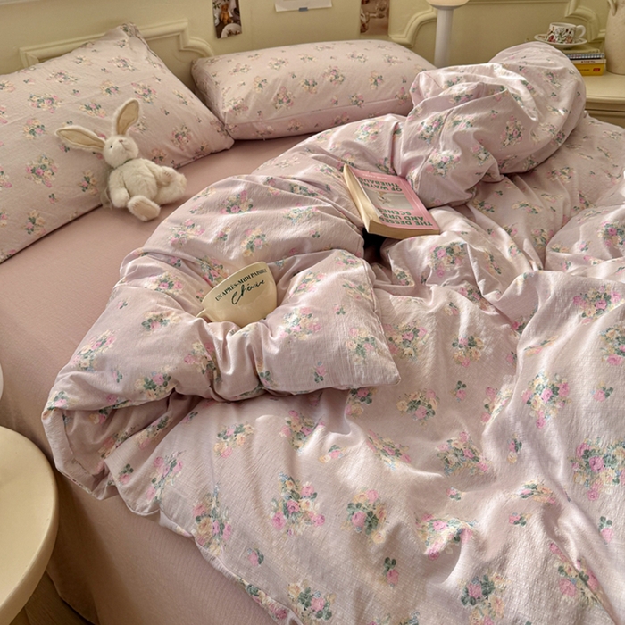 91家纺网 家纺一手货源 找家纺 罗亿家纺 2025新款云感提花双层纱裸睡四件套 奶油味的暗恋