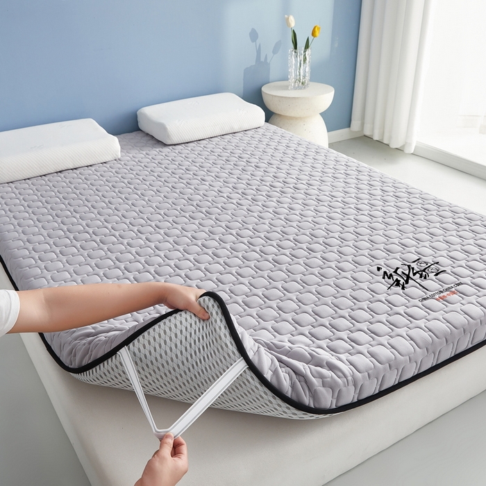 91家纺网 家纺一手货源 找家纺 祁恋婷家居 2025新款A类牛奶丝棉花抗压床垫【床垫遮盖物】 新疆棉花-四菱格灰