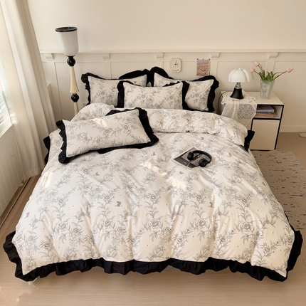 91家纺网 家纺一手货源 找家纺 艺玲家纺 2025新款韩版法式赫本风黑色花边水洗棉印花四件套 素馨花恋