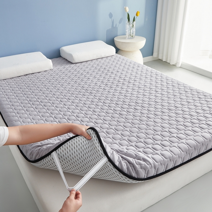 91家纺网 家纺一手货源 找家纺 祁恋婷家居 2025新款A类牛奶丝棉花抗压床垫【床垫遮盖物】 单边四菱格灰