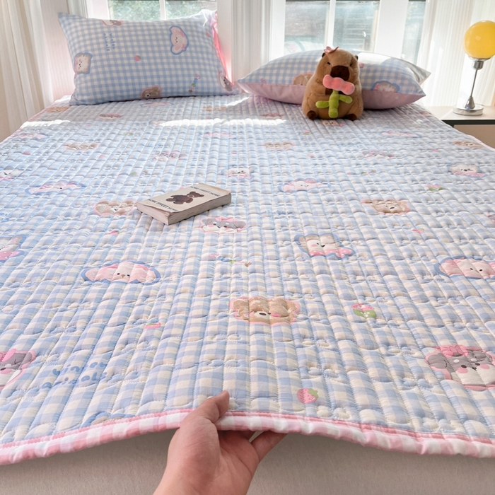 91家纺网 家纺一手货源 找家纺 Sweet dreams甜梦 2025新款全棉卡通小清新棉垫子床垫旅行垫 格子狗狗