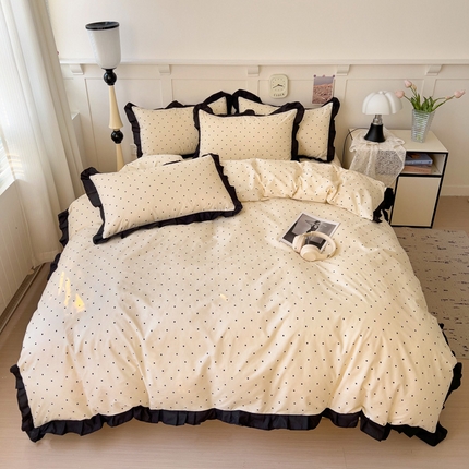 91家纺网 家纺一手货源 找家纺 艺玲家纺 2025新款韩版法式赫本风黑色花边水洗棉印花四件套 波点米