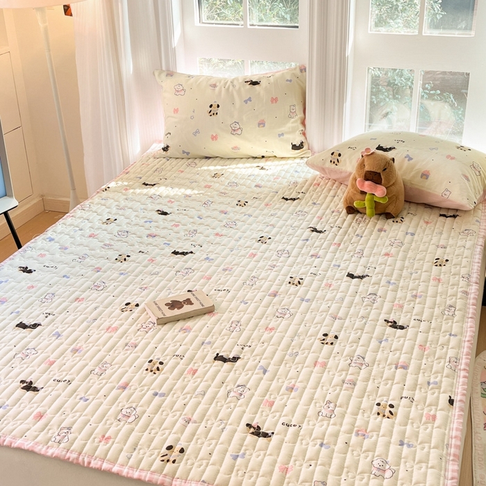 91家纺网 家纺一手货源 找家纺 Sweet dreams甜梦 2025新款全棉卡通小清新棉垫子床垫旅行垫 蝴蝶结狗狗