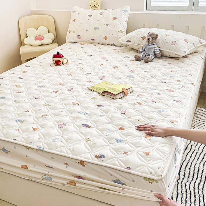 91家纺网 家纺一手货源 找家纺 豪选家纺 2025春夏四季新款新品有氧双层纱印花夹棉床笠床护罩床垫保护套 小鱼儿多多