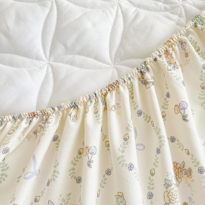 91家纺网 家纺一手货源 找家纺 豪选家纺 2025春夏四季新款新品有氧双层纱印花夹棉床笠床护罩床垫保护套 萌女伴兔宝