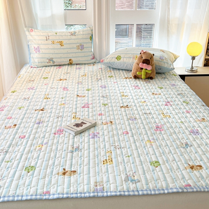 91家纺网 家纺一手货源 找家纺 Sweet dreams甜梦 2025新款全棉卡通小清新棉垫子床垫旅行垫 奇趣动物园