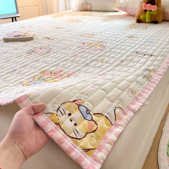 91家纺网 家纺一手货源 找家纺 Sweet dreams甜梦 2025新款全棉卡通小清新棉垫子床垫旅行垫 花花小猫