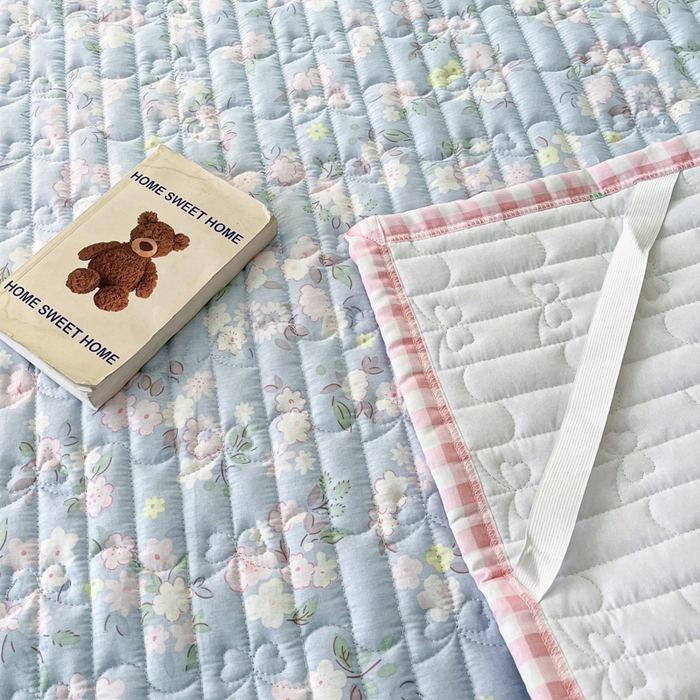 91家纺网 家纺一手货源 找家纺 Sweet dreams甜梦 2025新款全棉卡通小清新棉垫子床垫旅行垫 蓝色花语