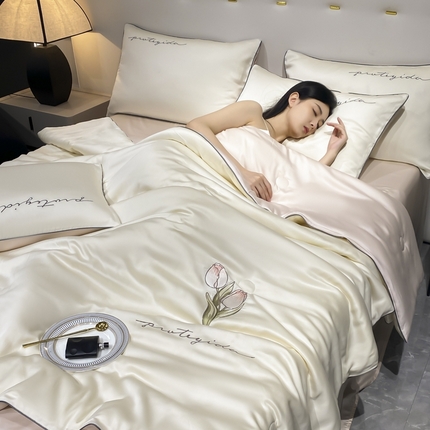 91家纺网 家纺一手货源 找家纺 （总）仔仔熊 2025新款水洗真丝夏被四件套-百合