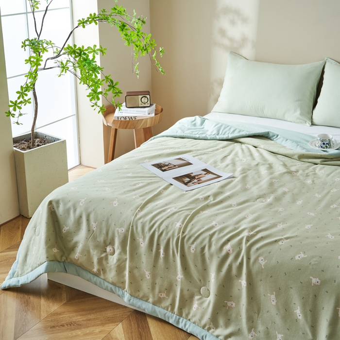 91家纺网 家纺一手货源 找家纺 森林人 2025新款A类针织棉大豆夏凉被 萌兔绿