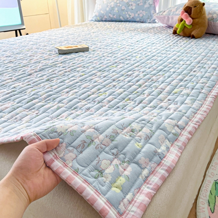 91家纺网 家纺一手货源 找家纺 Sweet dreams甜梦 2025新款全棉卡通小清新棉垫子床垫旅行垫 蓝色花语