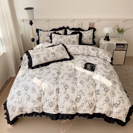 91家纺网 家纺一手货源 找家纺 艺玲家纺 2025新款韩版法式赫本风黑色花边水洗棉印花四件套 水墨玫瑰
