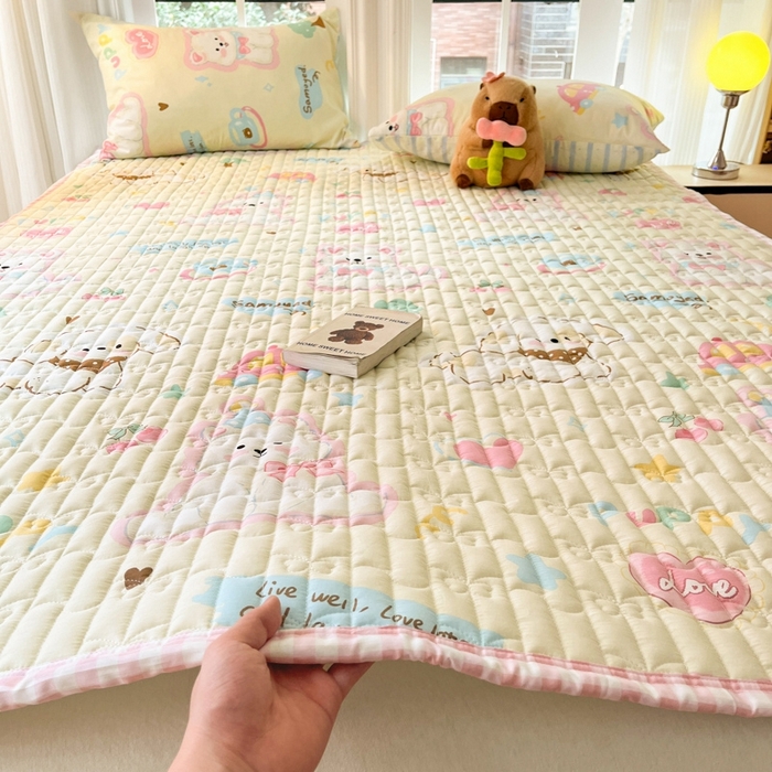 91家纺网 家纺一手货源 找家纺 Sweet dreams甜梦 2025新款全棉卡通小清新棉垫子床垫旅行垫 萌趣乐园