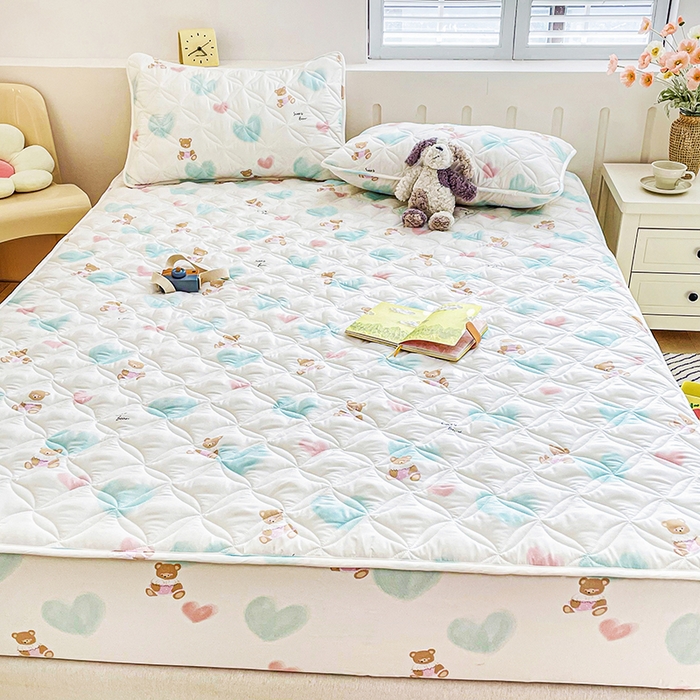 91家纺网 家纺一手货源 找家纺 豪选家纺 2025春夏四季新款新品有氧双层纱印花夹棉床笠床护罩床垫保护套 甜蜜恋爱蓝