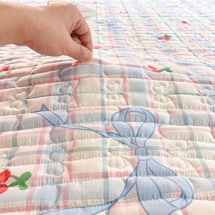 91家纺网 家纺一手货源 找家纺 Sweet dreams甜梦 2025新款全棉卡通小清新棉垫子床垫旅行垫 蝴蝶结樱桃