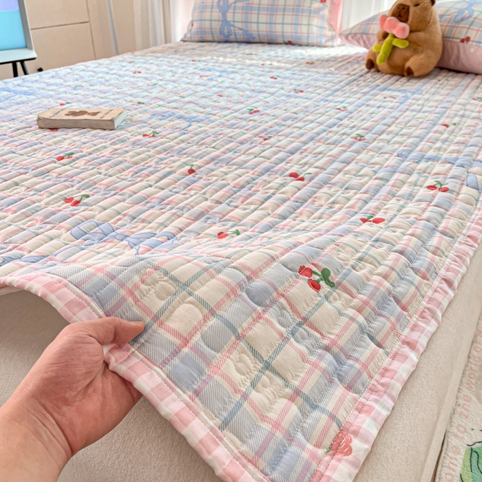 91家纺网 家纺一手货源 找家纺 Sweet dreams甜梦 2025新款全棉卡通小清新棉垫子床垫旅行垫 蝴蝶结樱桃