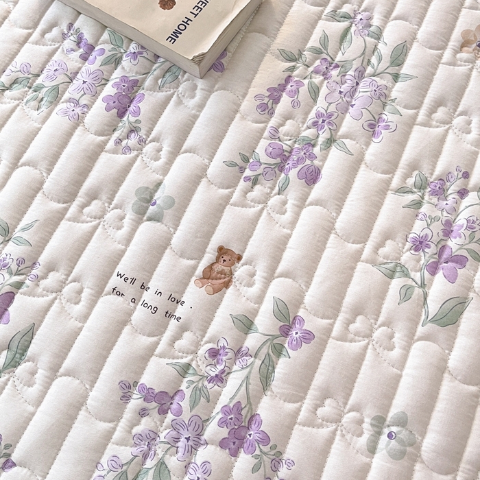 91家纺网 家纺一手货源 找家纺 Sweet dreams甜梦 2025新款全棉卡通小清新棉垫子床垫旅行垫 小熊花语