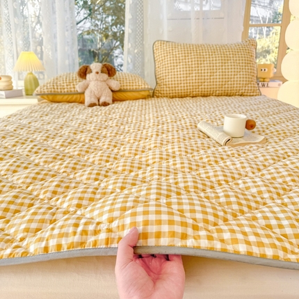 麒东家纺 2025年新款ins春夏格子床垫 小黄格