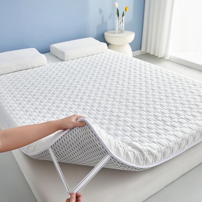 91家纺网 家纺一手货源 找家纺 祁恋婷家居 2025新款A类牛奶丝棉花抗压床垫【床垫遮盖物】 单边四菱格白