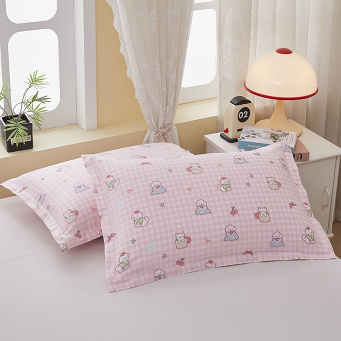 91家纺网 家纺一手货源 找家纺  翎盈家纺   2025新款ins风小清新纯棉印花枕套 可爱家族