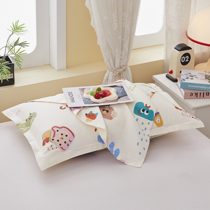 91家纺网 家纺一手货源 找家纺  翎盈家纺   2025新款ins风小清新纯棉印花枕套 机智萌宠